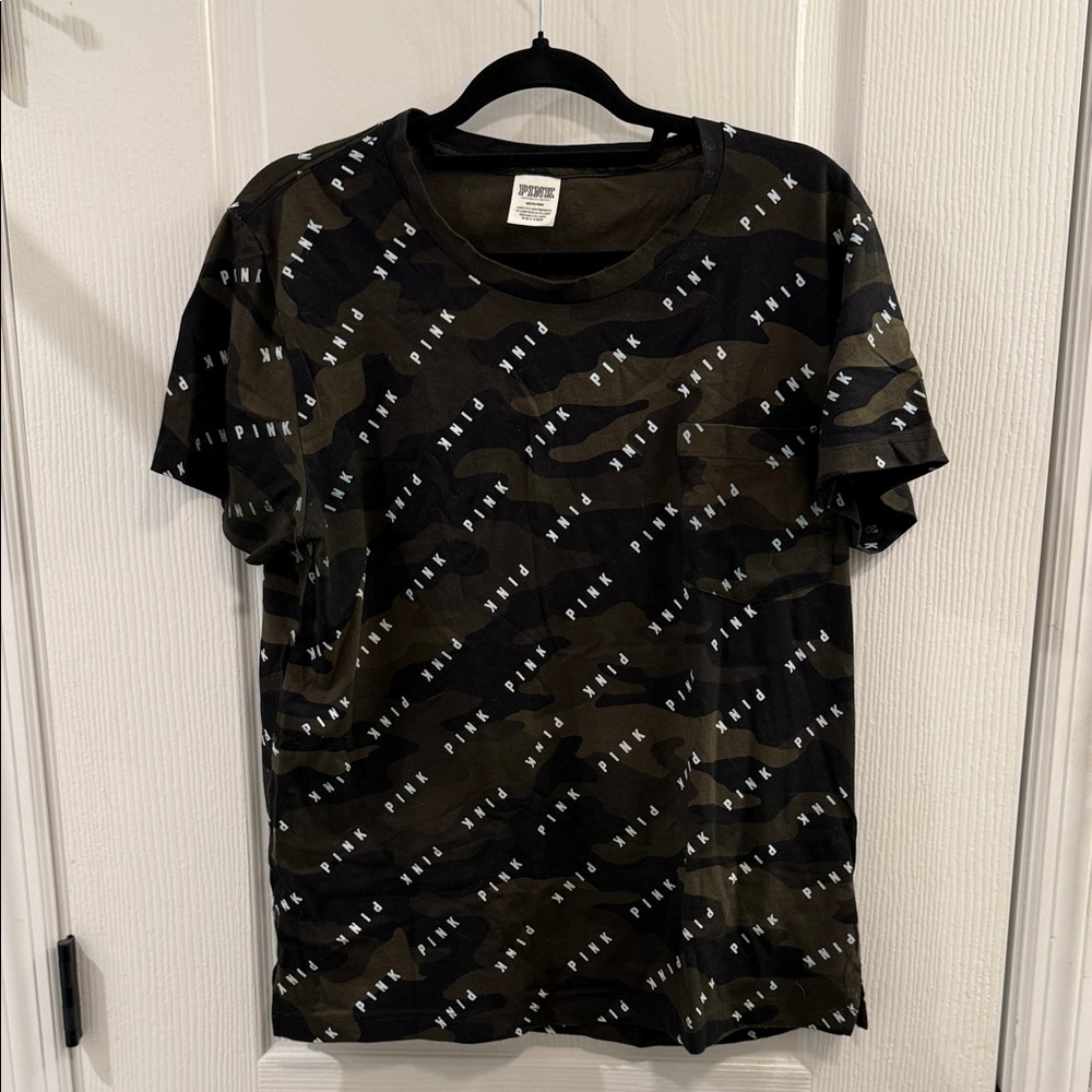 VS Pink Green Camo Campus T-shirt